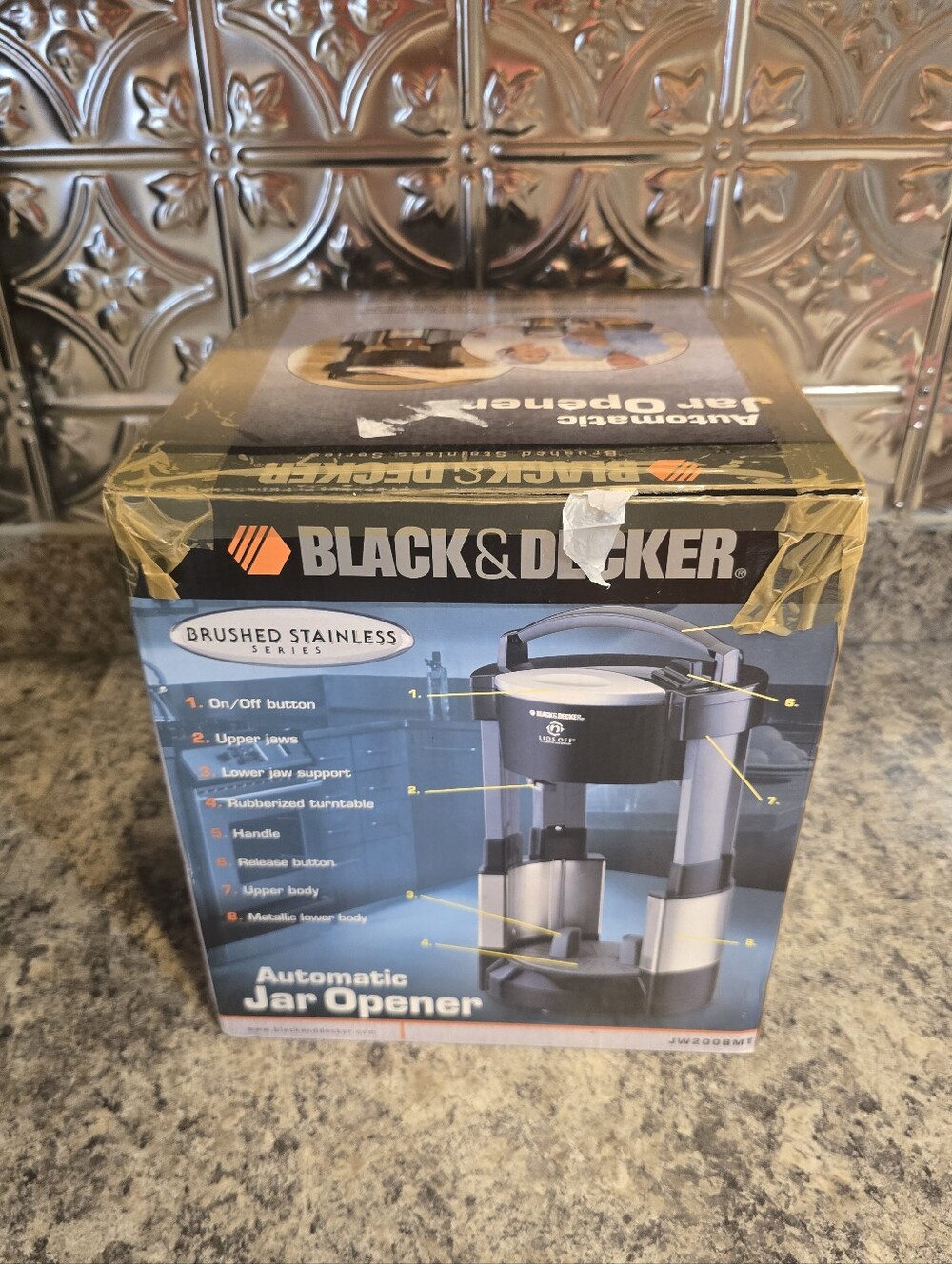 Black & Decker Professional Jar Opener Lids Off Automatic JW200BM Open Box